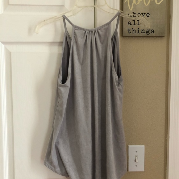 Hi-low tank with faux suede-like material - Picture 3 of 4